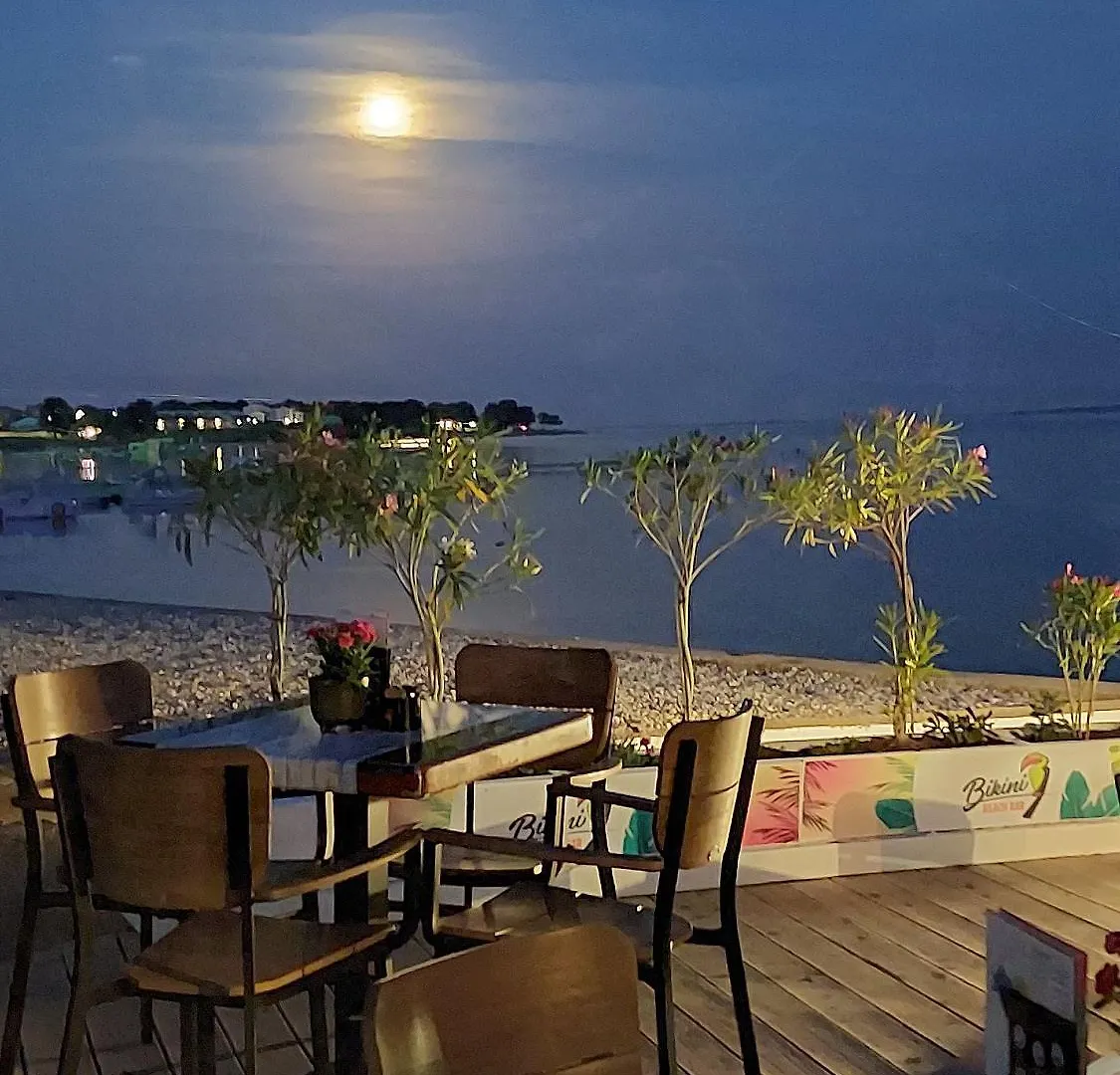 Helle Ferienwohnung 400 Meter Zum Strand Liznjan